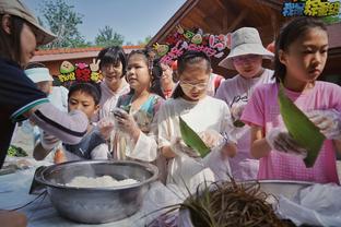 当地媒体：小西蒙尼想离开那不勒斯，德佬与他共进晚餐劝说他留下